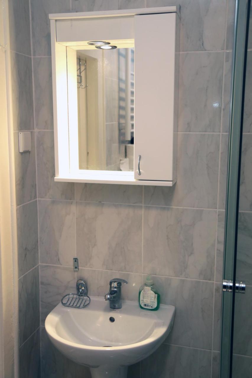 Petars Apartment Belgrado Buitenkant foto