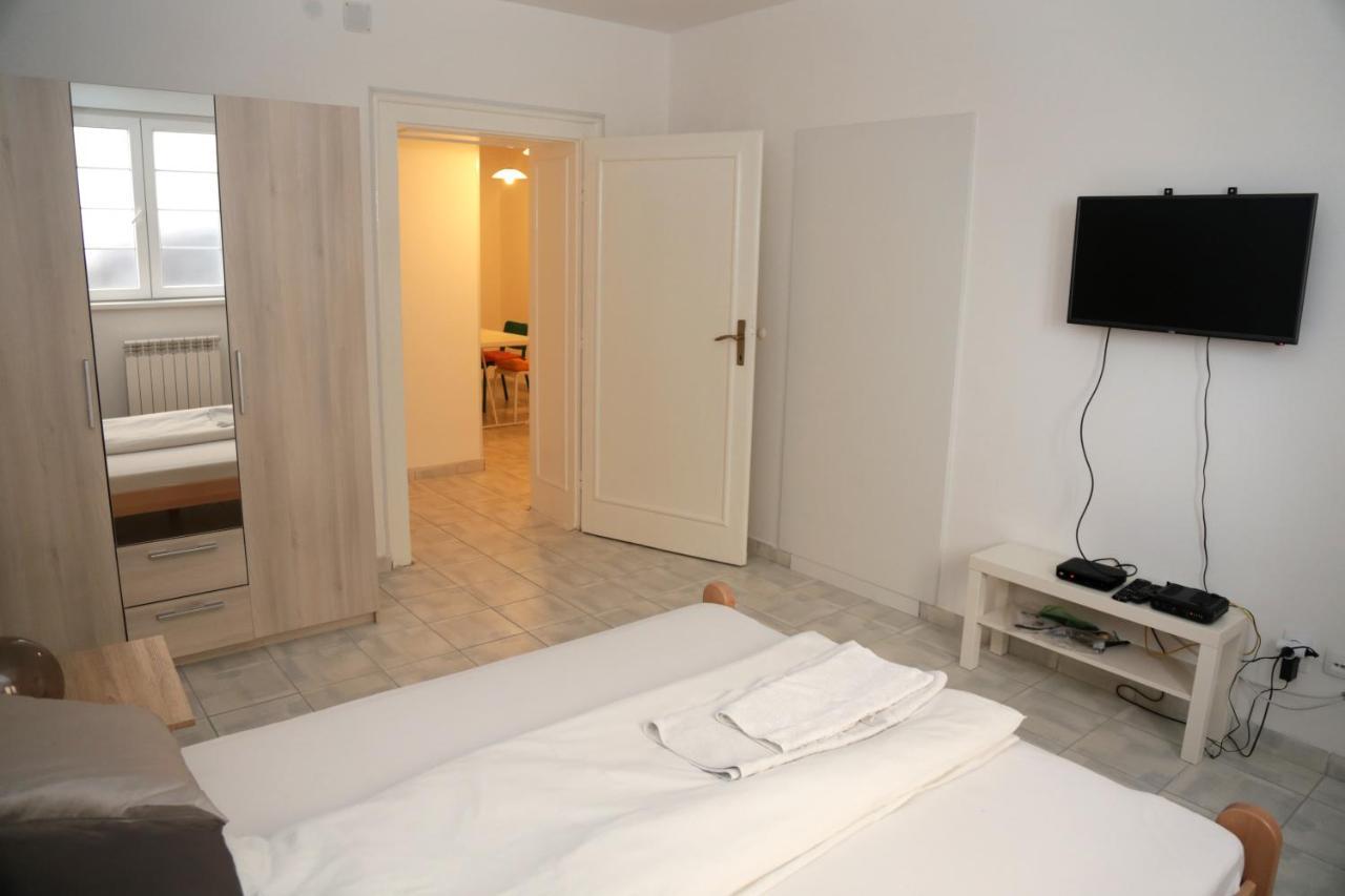 Petars Apartment Belgrado Buitenkant foto