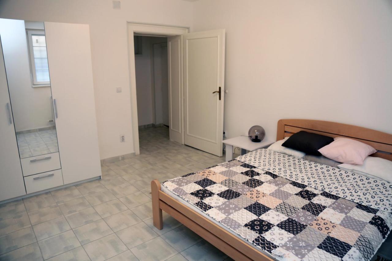 Petars Apartment Belgrado Buitenkant foto