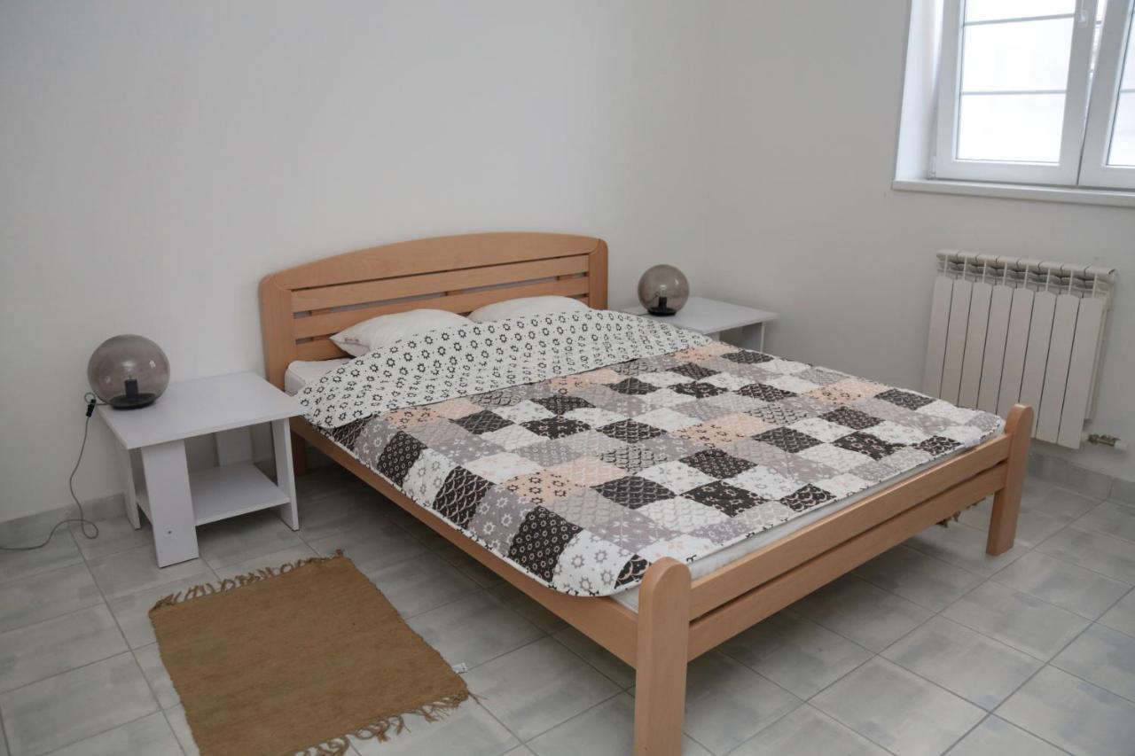 Petars Apartment Belgrado Buitenkant foto