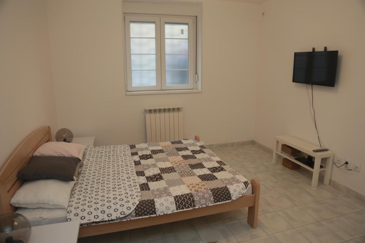 Petars Apartment Belgrado Buitenkant foto
