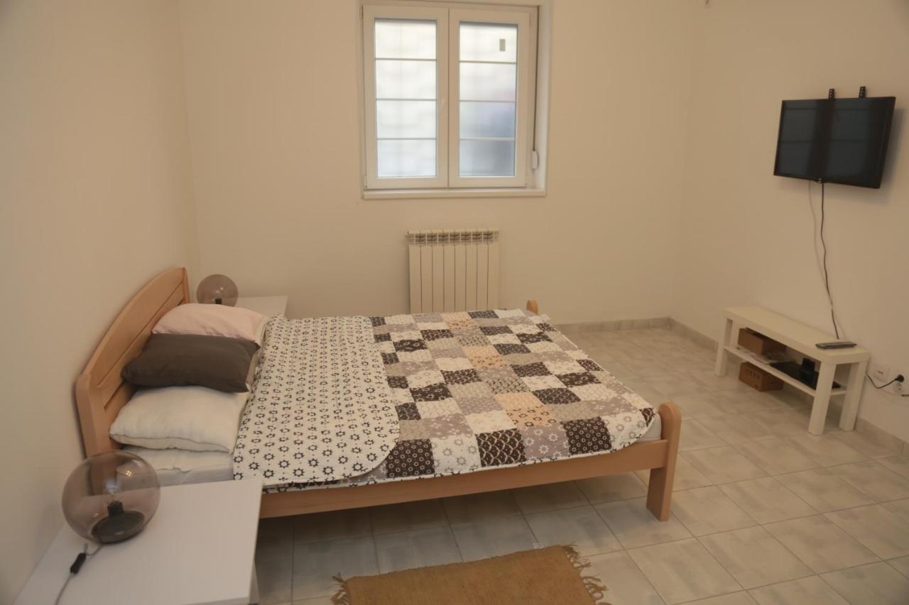Petars Apartment Belgrado Buitenkant foto