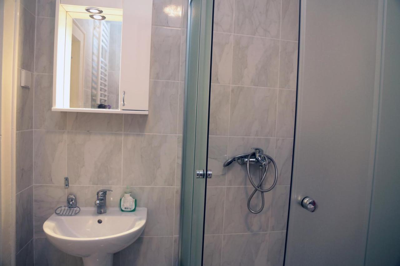 Petars Apartment Belgrado Buitenkant foto